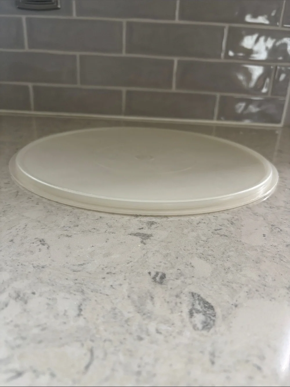 TUPPERWARE 12